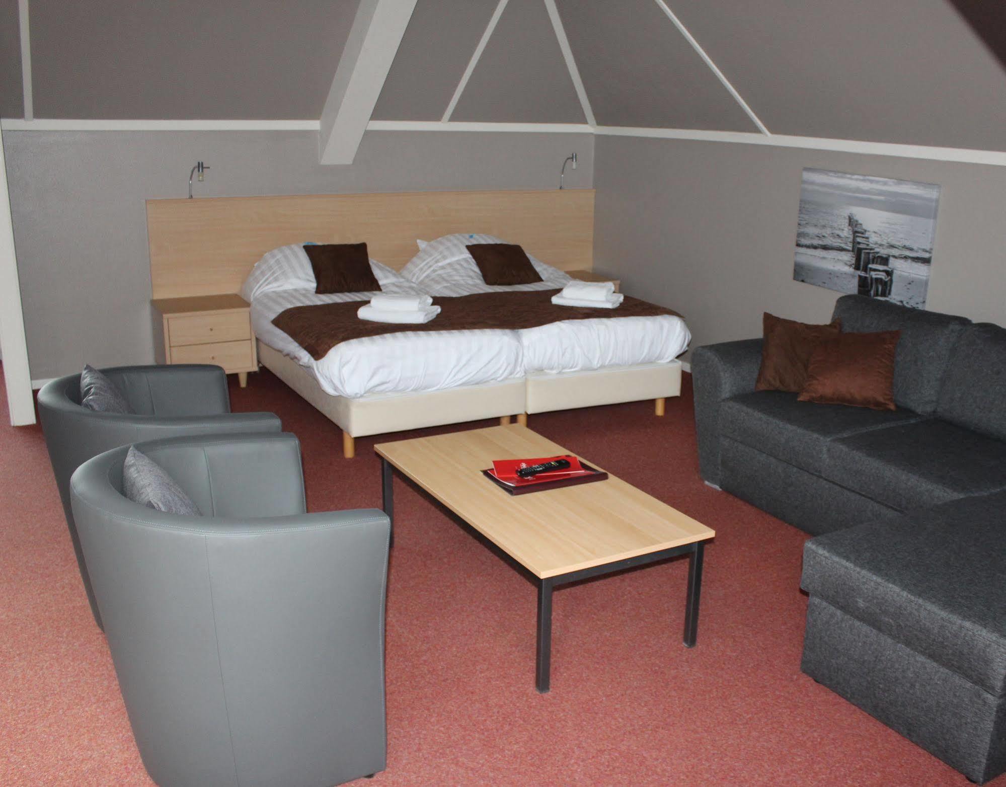 Hotel Restaurant 't Klokje Renesse Eksteriør bilde