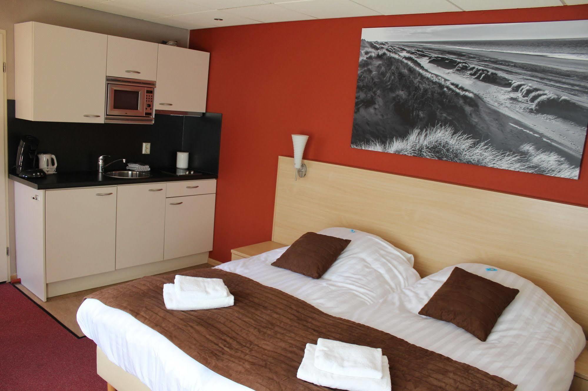 Hotel Restaurant 't Klokje Renesse Eksteriør bilde
