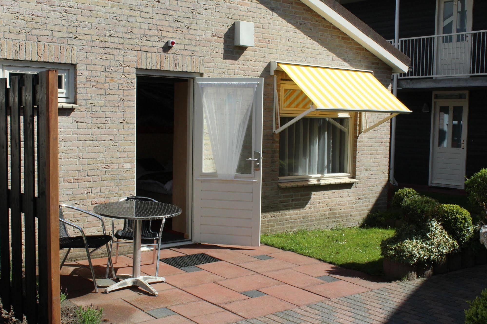 Hotel Restaurant 't Klokje Renesse Eksteriør bilde